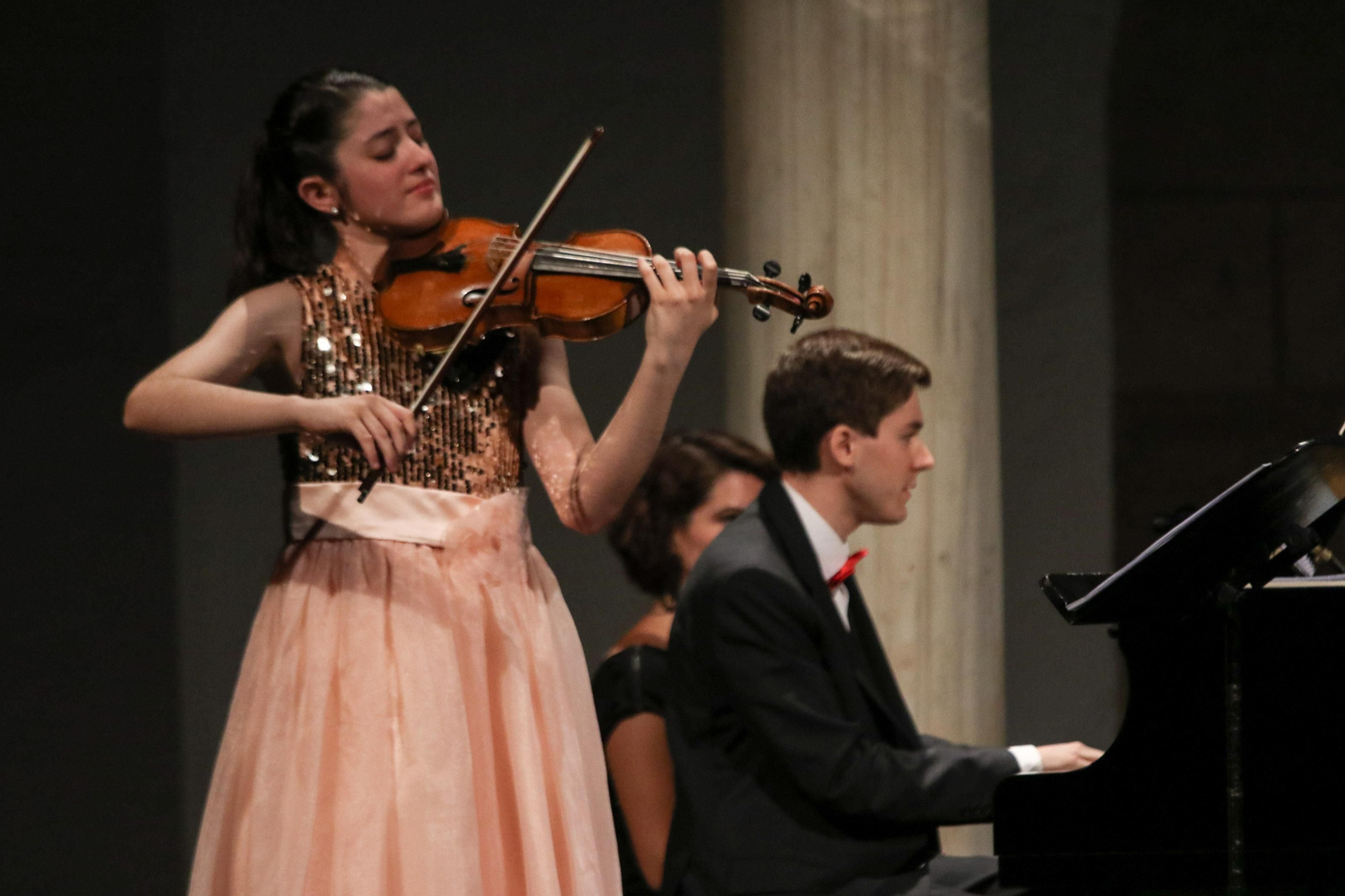 La granadina María Dueñas gana una de las competiciones de violín más prestigiosas