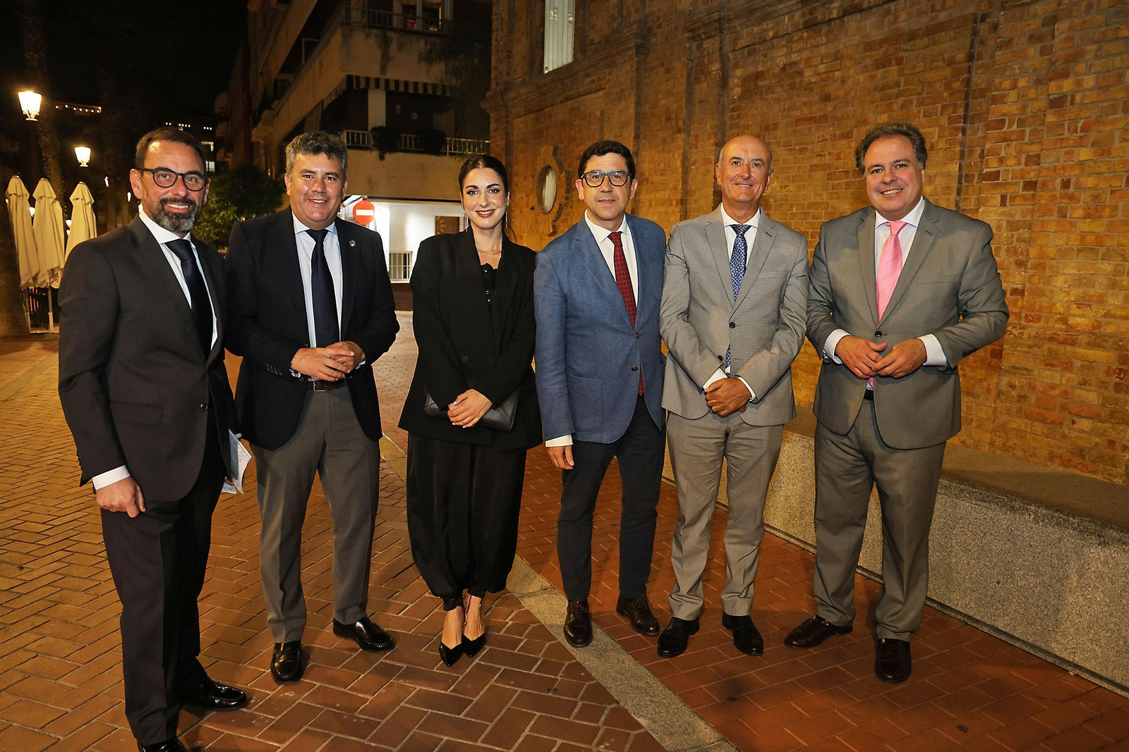 Imágenes de los invitados a la gala de los  37 premios Onubenses del Año