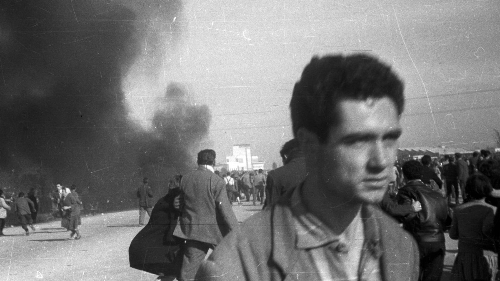 Caravana y explosión de la avioneta en la Operación Clavel.