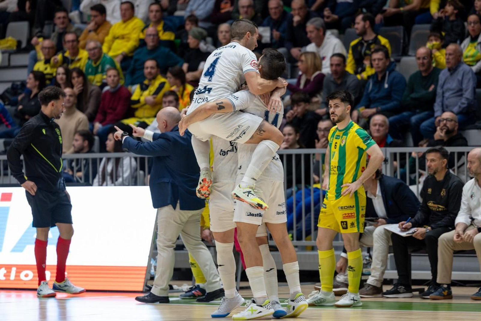 Jaén Paraíso Interior FS  4-3 Family Cash Alzira