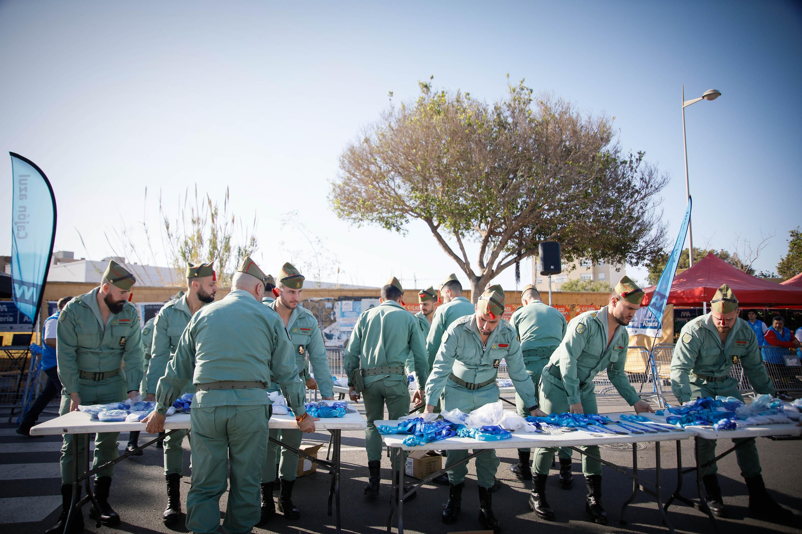 Imágenes de la salida de la Media maratón Ciudad de Almería