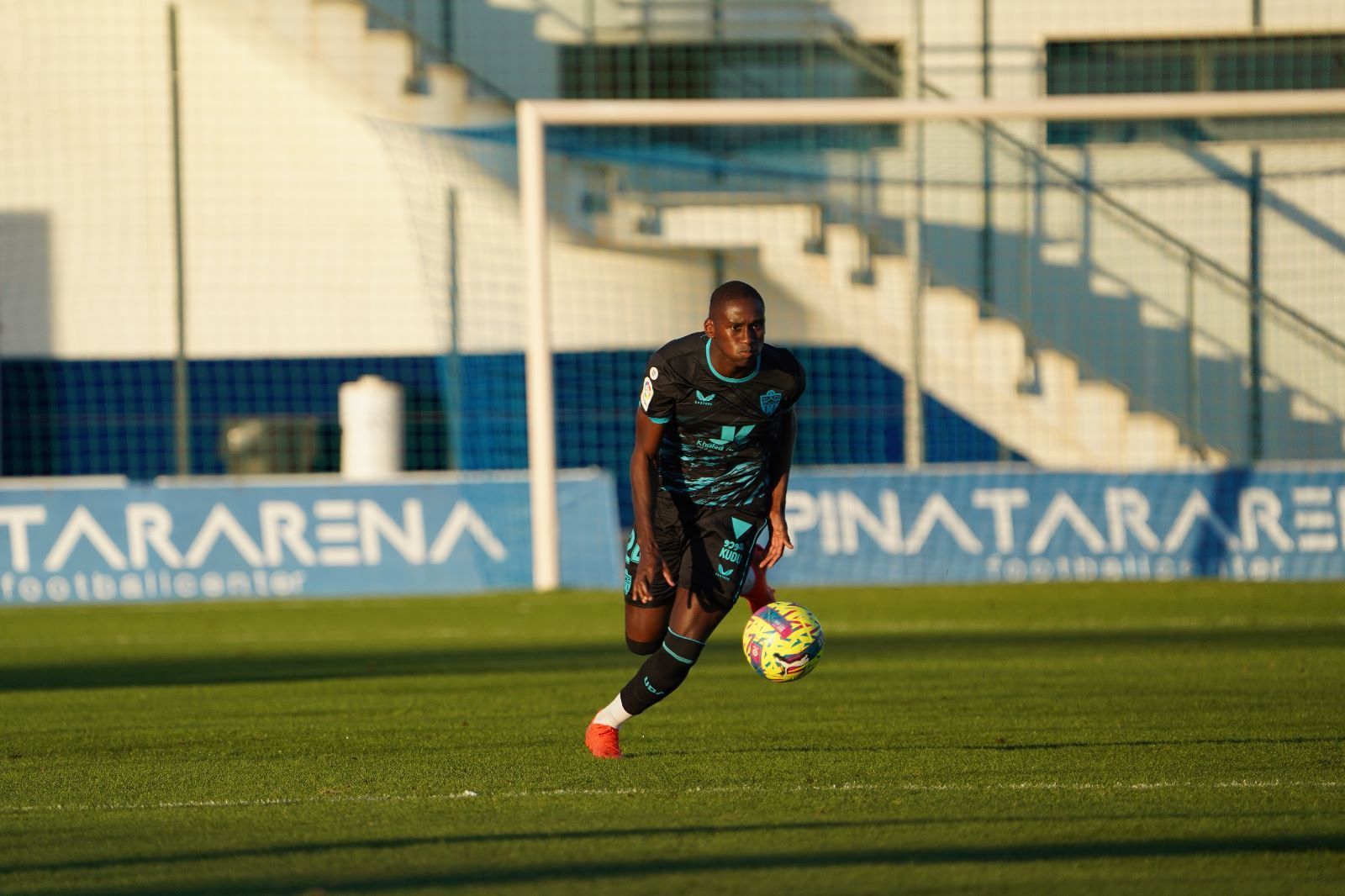Las fotos del primer encuentro de la historia del Almería ante un rival italiano