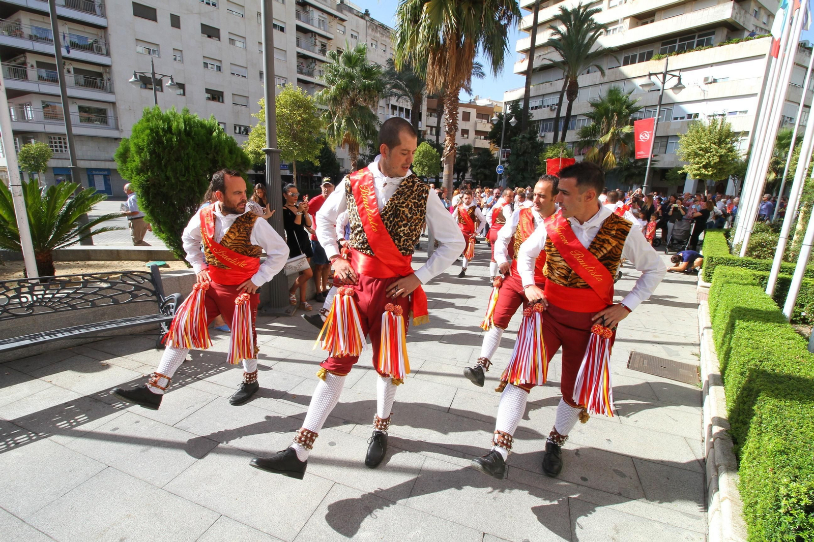 Imágenes del desfile Iberoamericano de bailes.