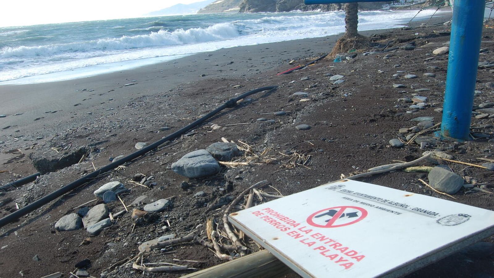 La costa de Granada sufre daños por los temporales que se arreglarían con los espigones. La costa de Granada sufre daños por los temporales que se arreglarían con los espigones.