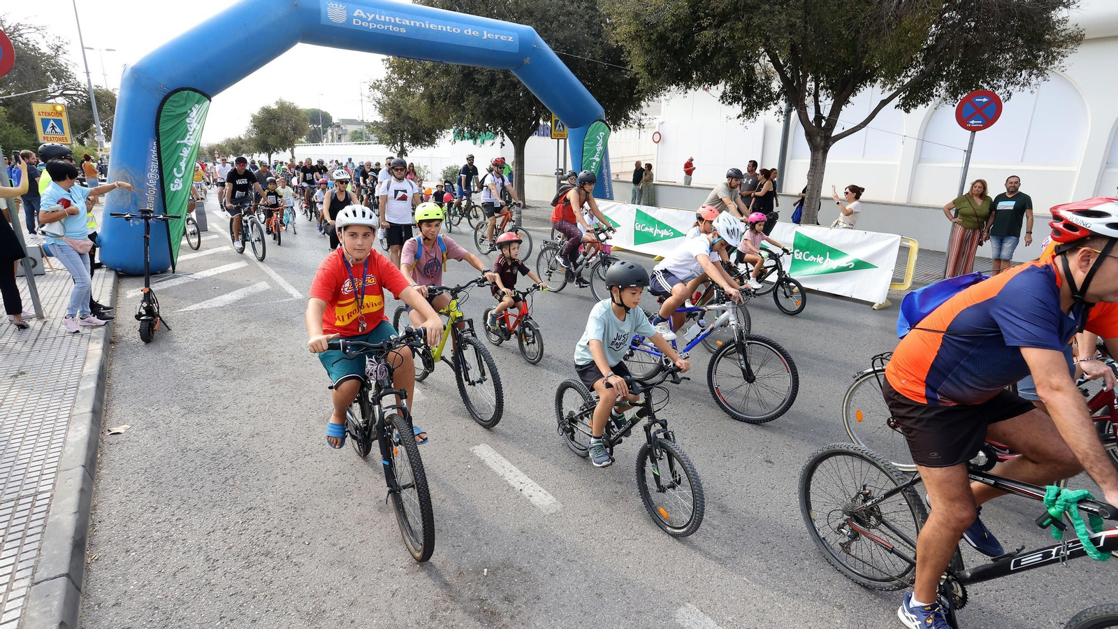Búscate en el Día de la Bici Amistad por Jerez