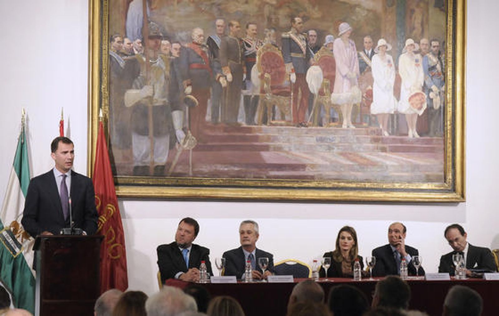 Don Felipe, Príncipe de Asturias, habla durante la presentación de la Fundación Príncipe de Girona.

Foto: Juan Carlos Vázquez