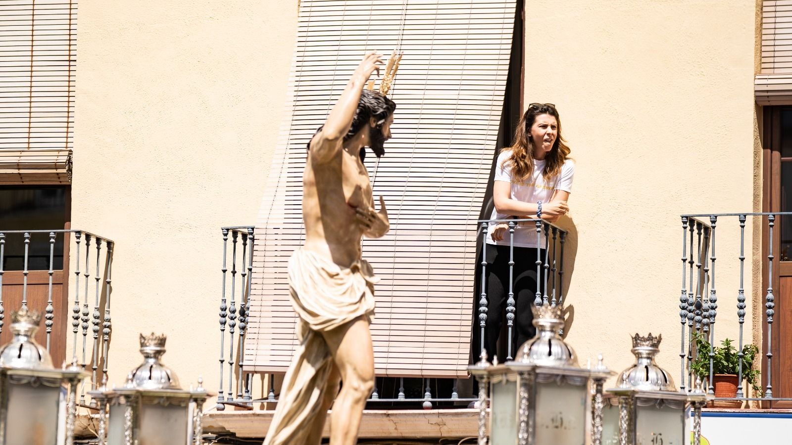 Domingo de Resurrección en Lucena: Procesión de Nuestro Padre Jesús Resucitado y Nuestra Señora de los Ángeles, en imágenes