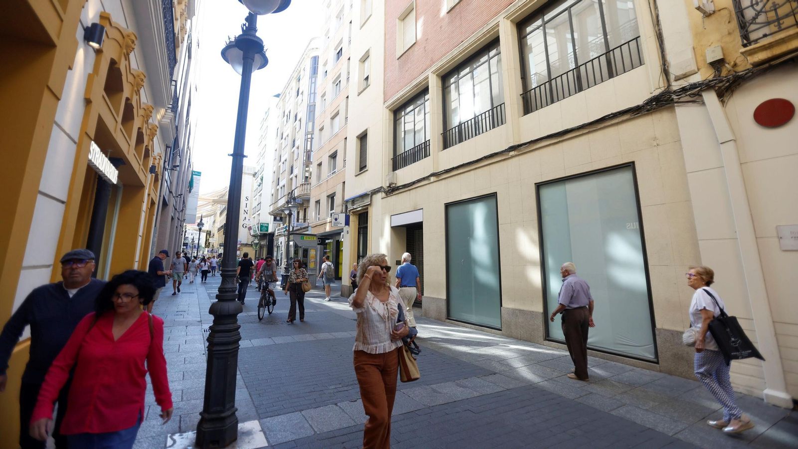 Local vacío en Gondomar donde se ubicaba Zara Home.