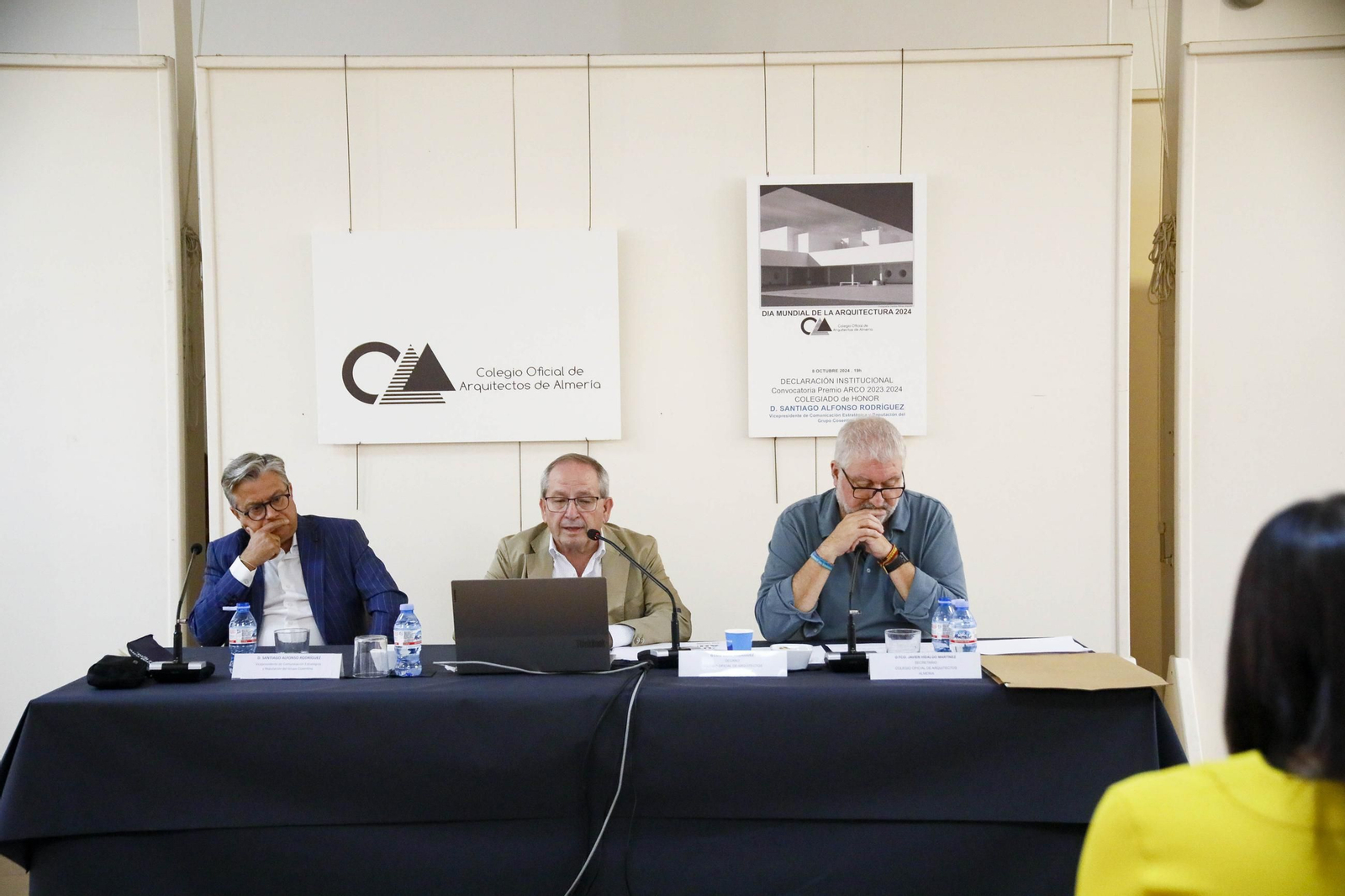 Imágenes del nombramiento como colegiado de honor a Santiago Alfonso en el colegio oficial de arquitectos de Almería