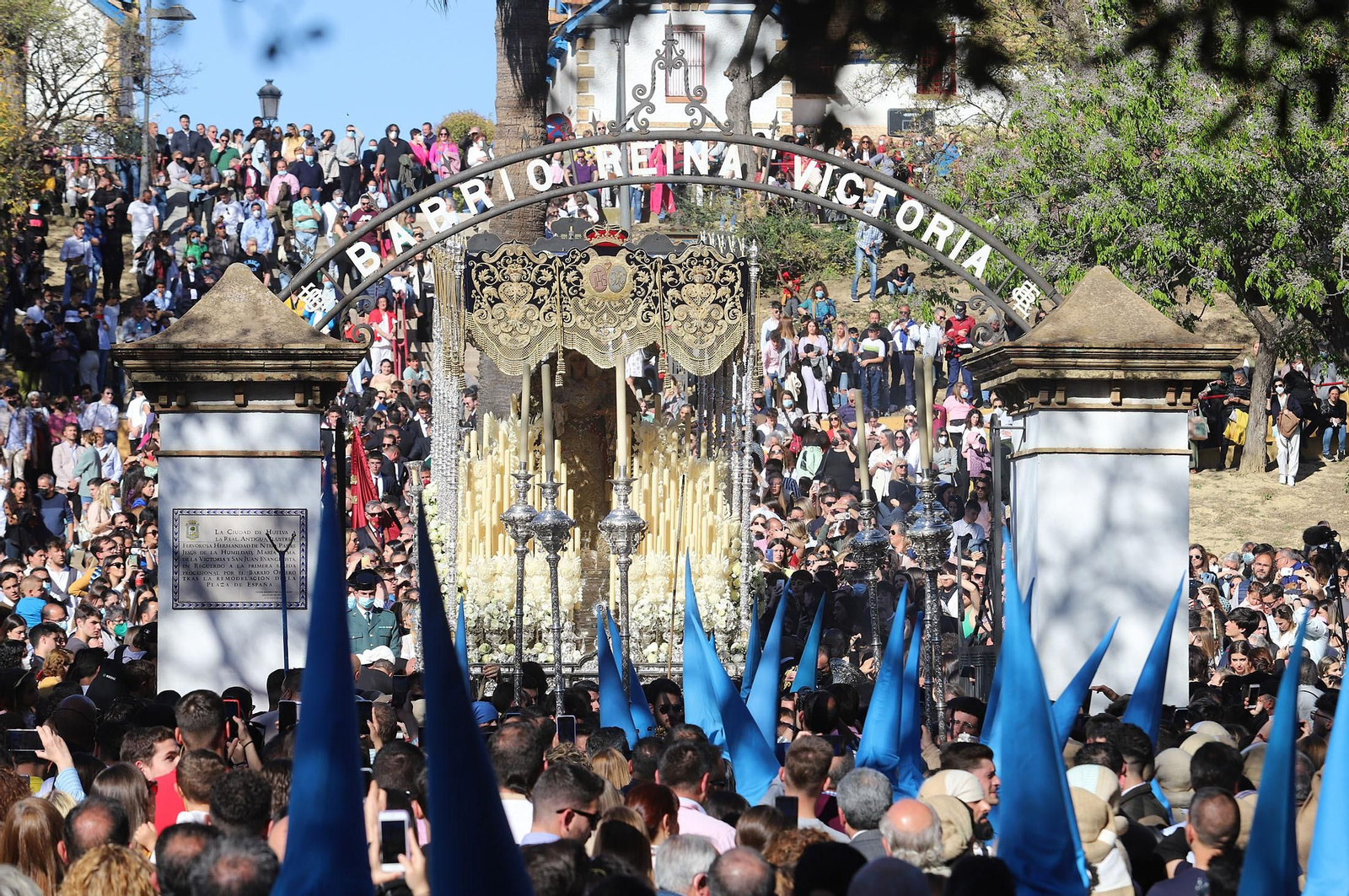 Imágenes de La Victoria en su salida procesional y su recorrido por el Barrio Obrero