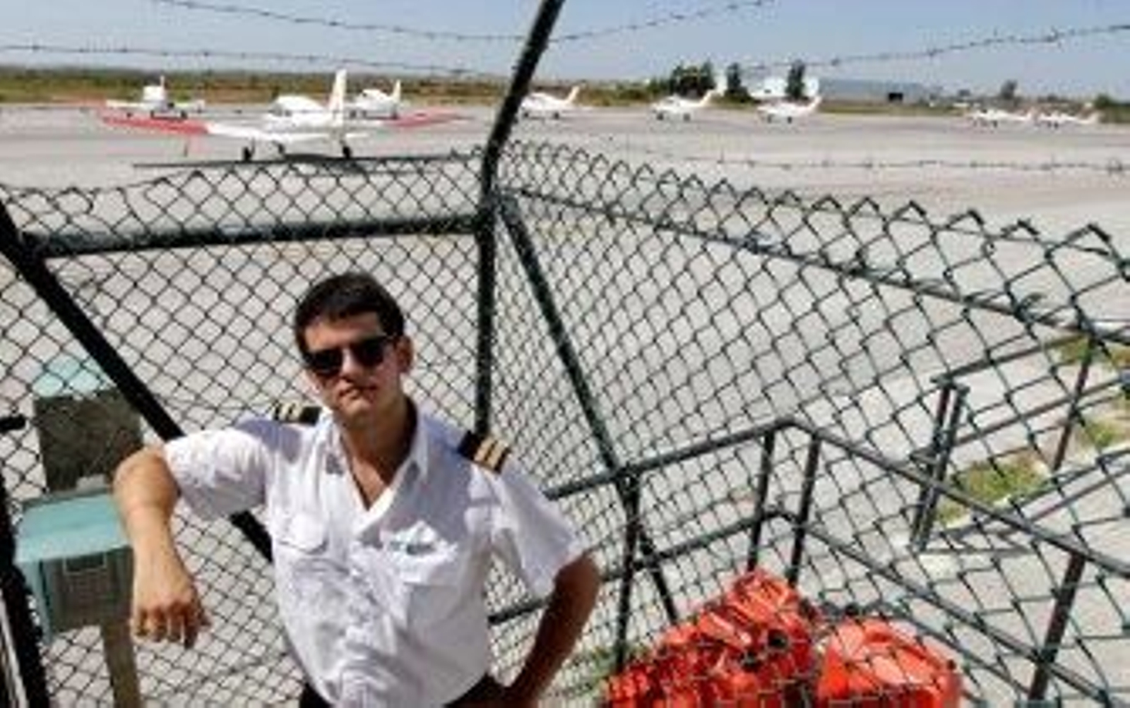 "Pilotar un avión es más fácil de lo que parece"