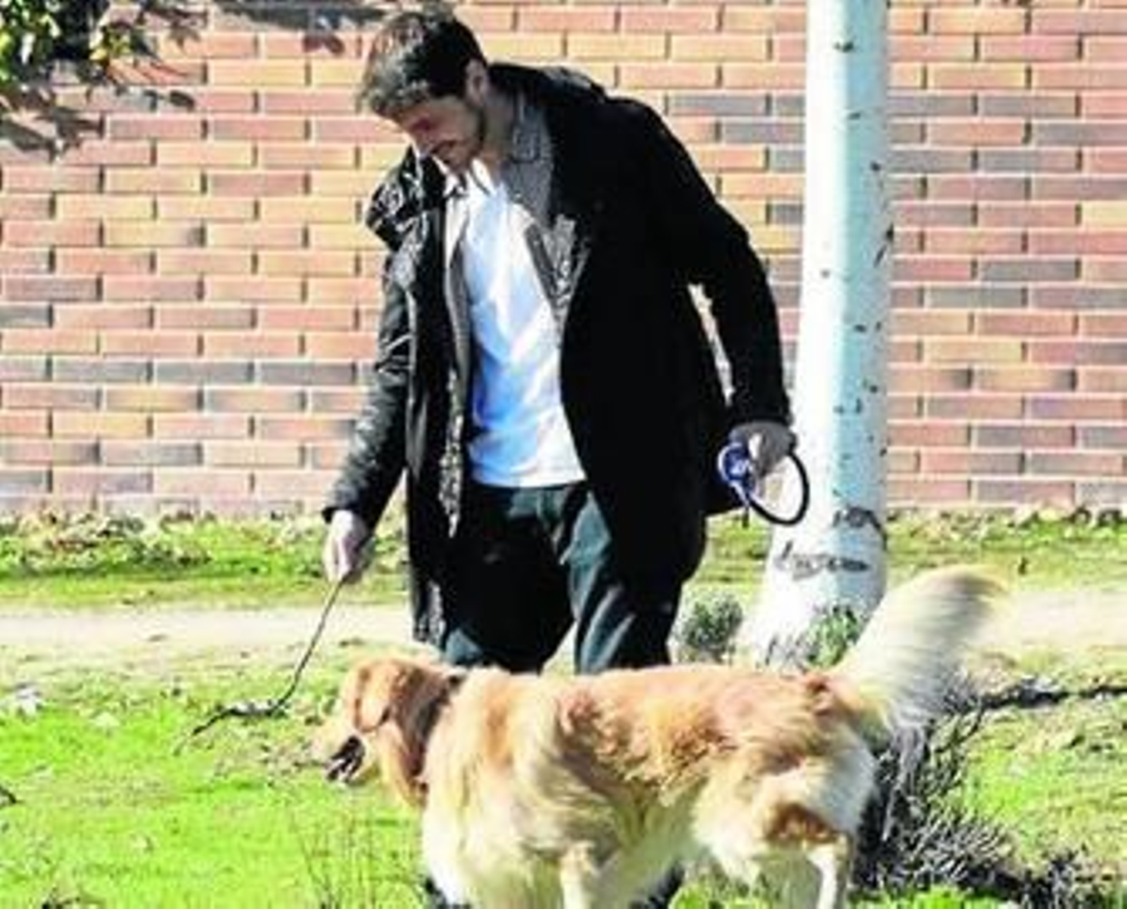 Iker Casillas hace un buen equipo con su perro 'Doce'