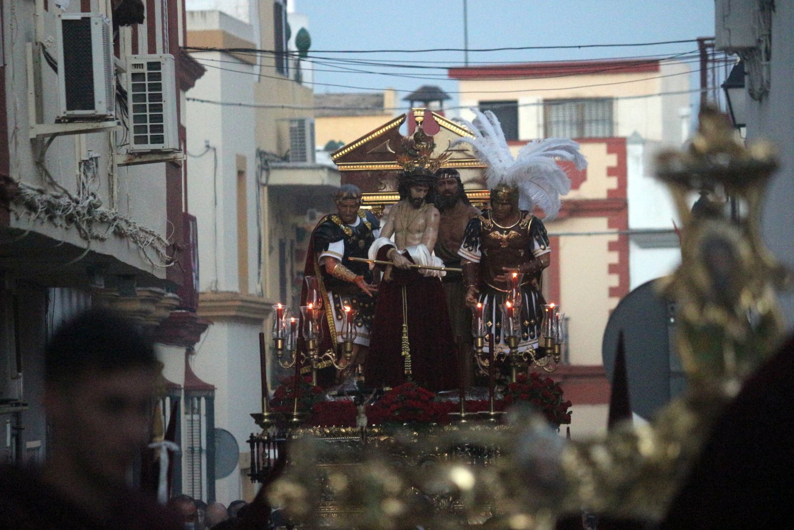 Las imágenes del Miercoles Santo en Puerto Real: Vera-Cruz
