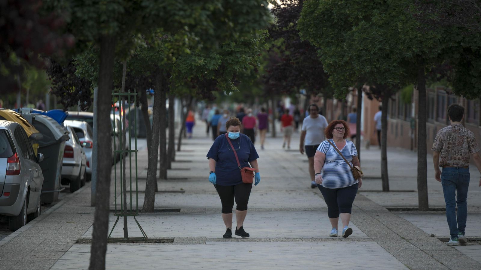 Granadinos paseando por la ciudad durante el primer fin de semana de la Fase Cero.