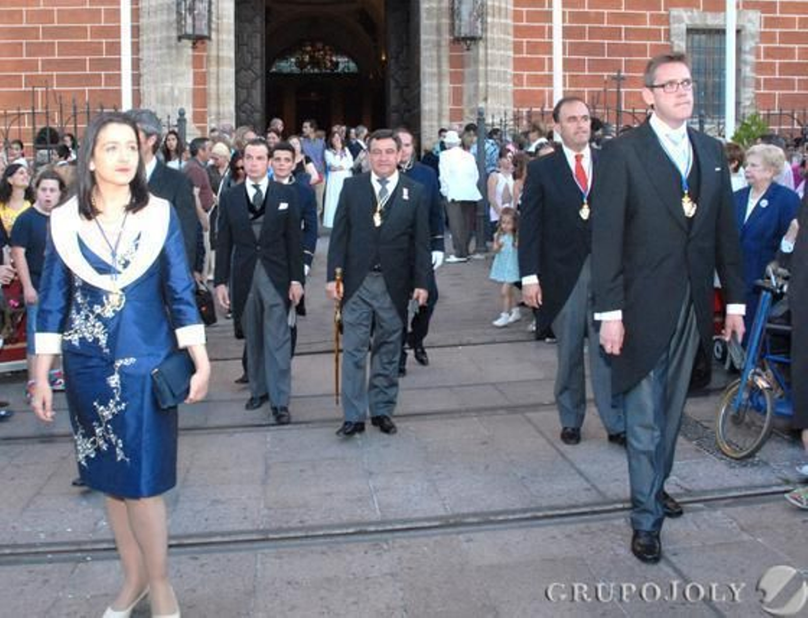 La procesión, excepcionalmente presidida por el obispo diocesano, regresa a su horario de tarde.  Foto: Rioja