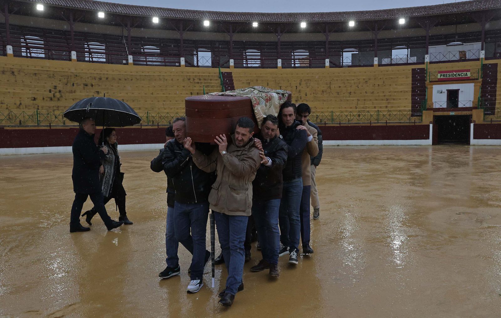 Imágenes del último adiós al diestro Carlos Corbacho en La Línea