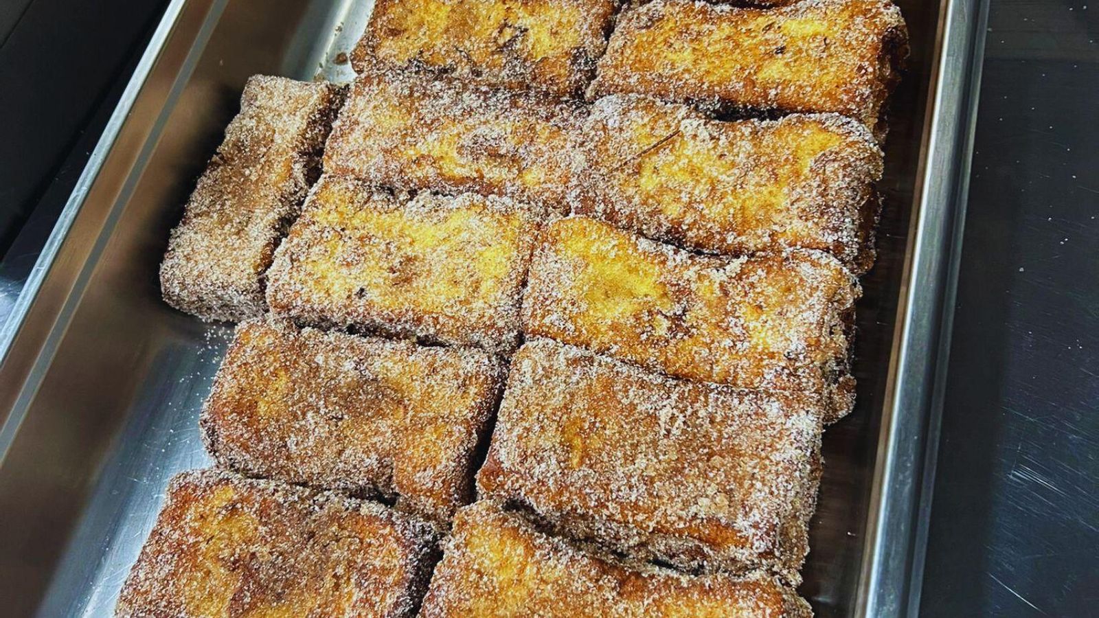 Estas torrijas no necesitan nevera una vez que se pasa por la mezcla de azúcar y canela