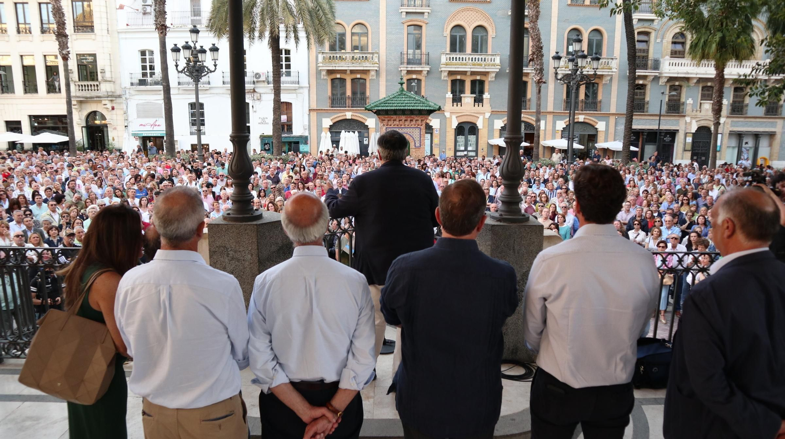 Imágenes de la concentración por las infraestructuras para Huelva