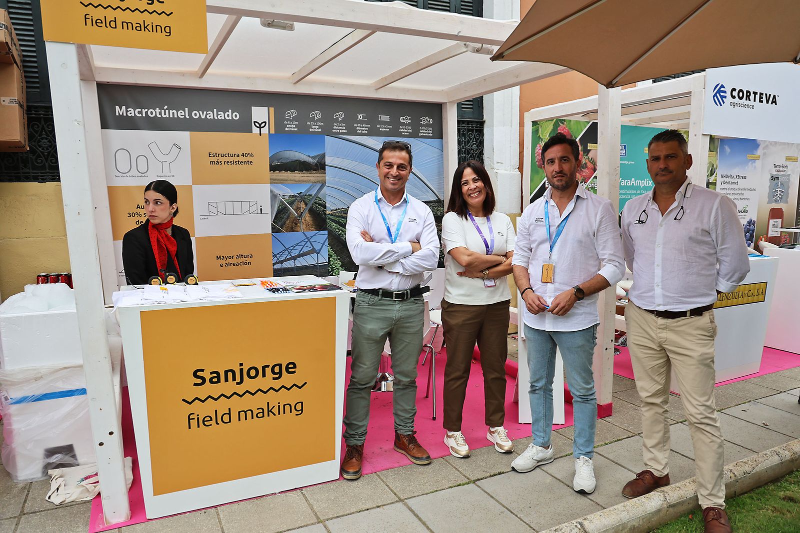 Imágenes del ambiente en el X Congreso de Frutos Rojos de Huelva