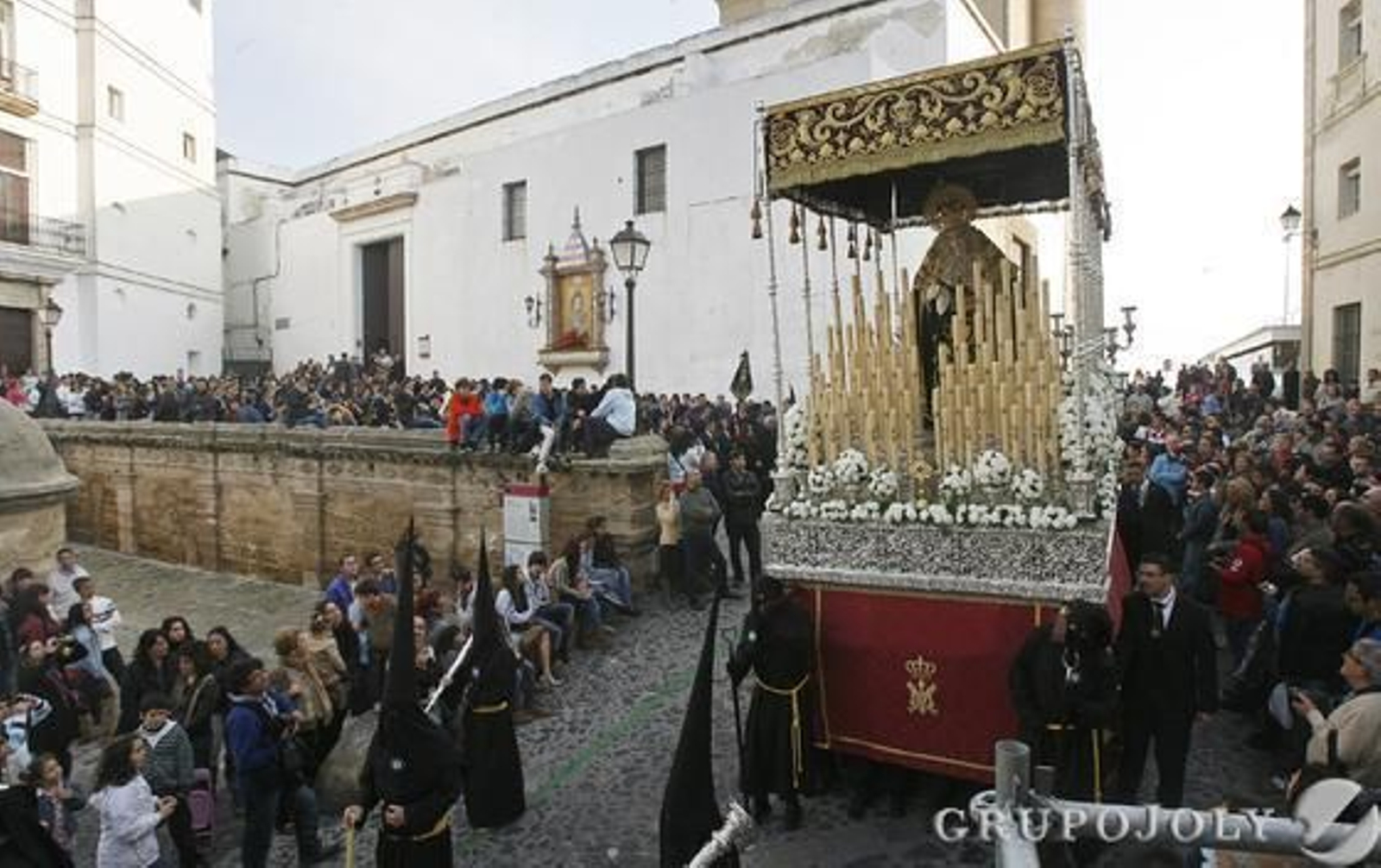 Venerable y Nacional Cofradía de Penitencia de Nuestro Padre Jesús del Mayor Dolor y María Santísima de la Salud.

Foto: Joaquin Pino
