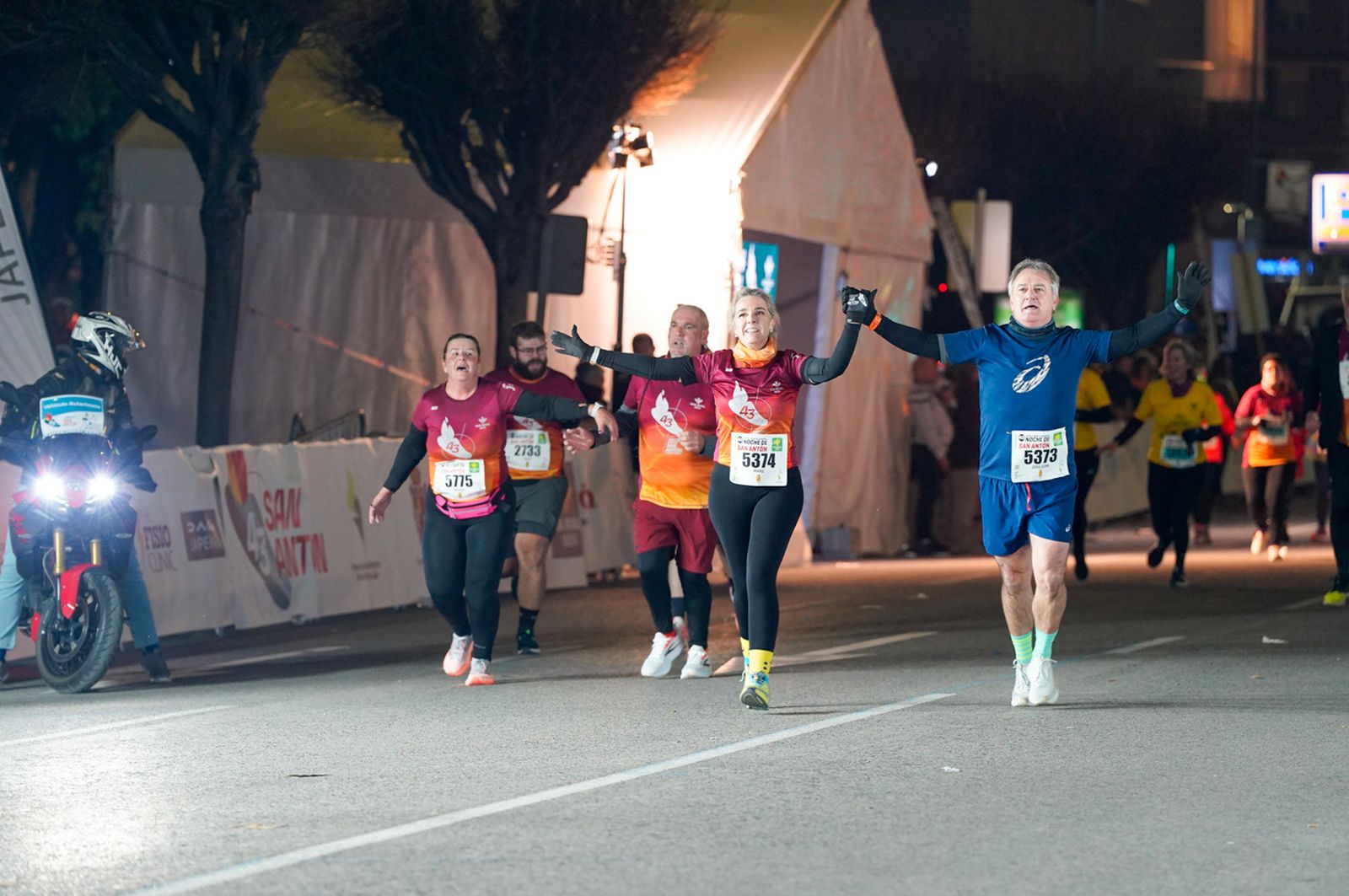 En imágenes: búscate en tu llegada a meta de la Carrera de San Antón 2026 (5)