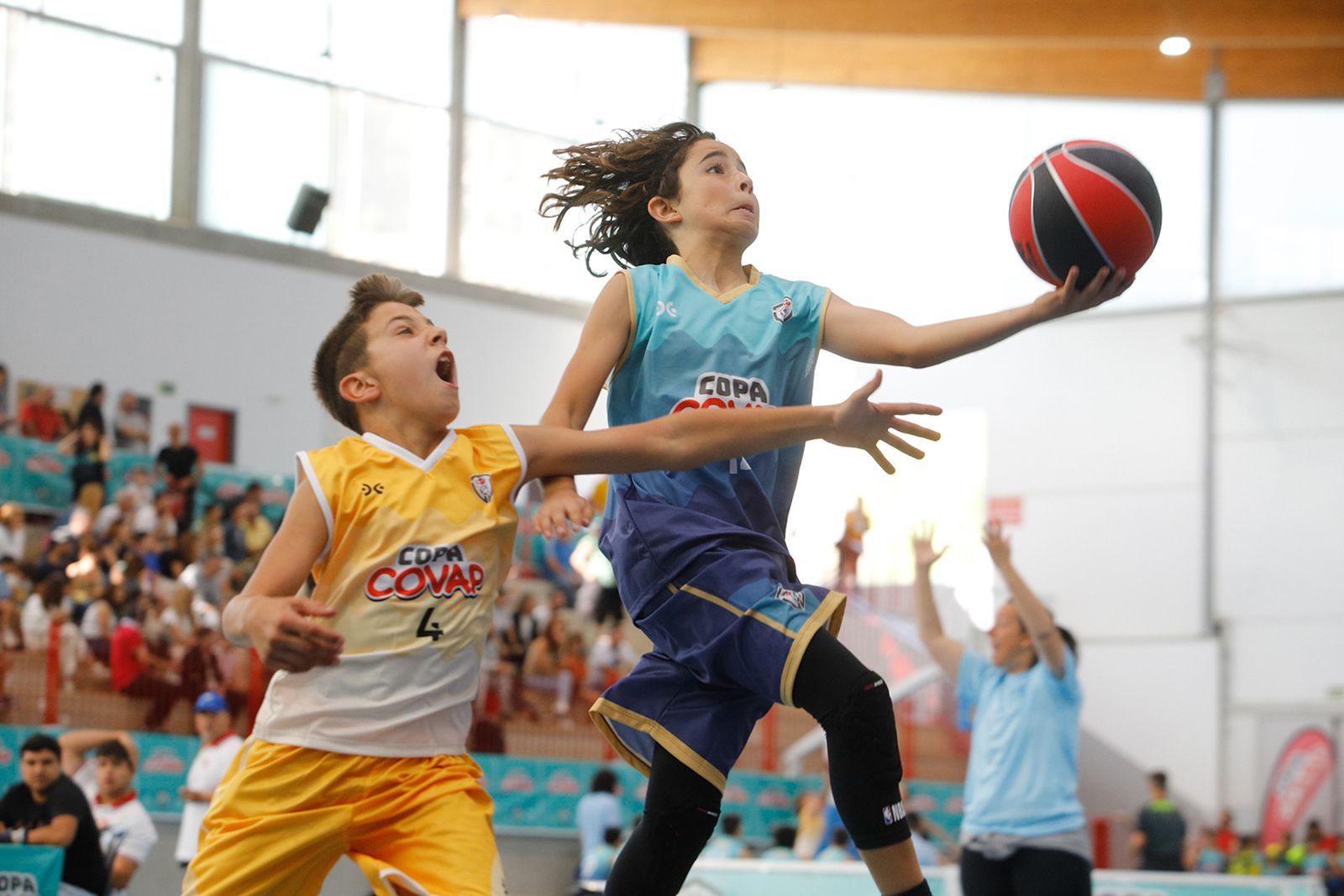 Jugadores de un partido de la Copa Covap.