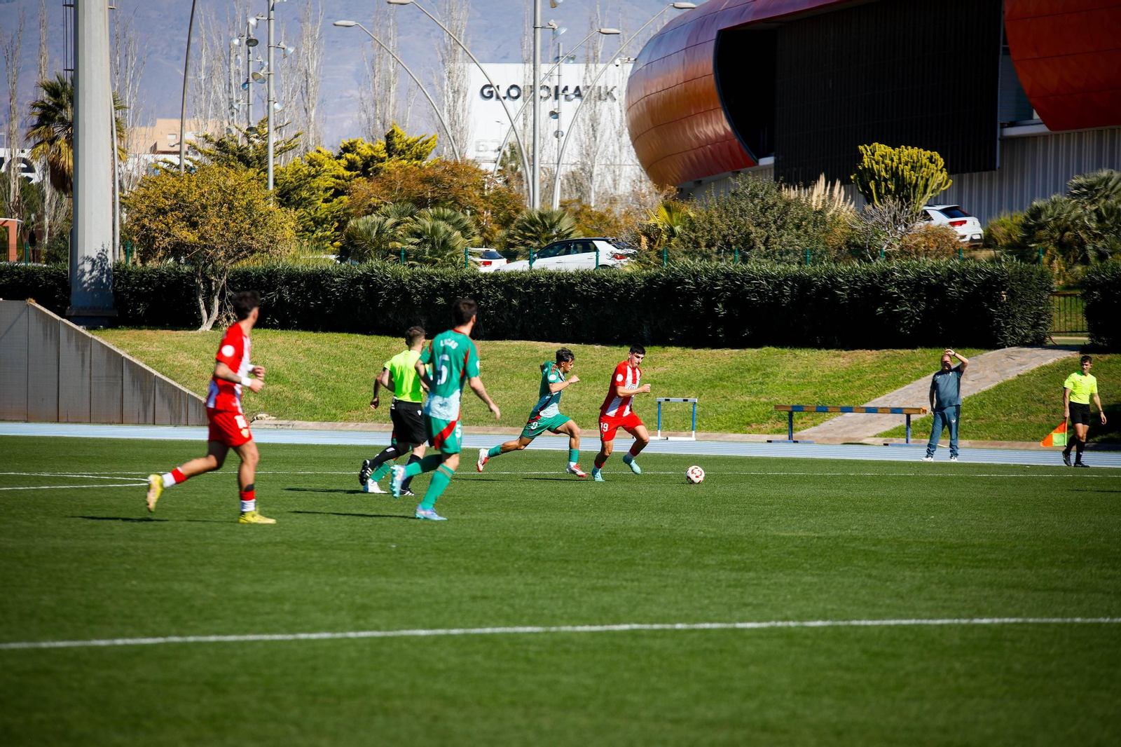 Las imágenes de Segunda RFEF entre Almeria B y recreativo de Granada
