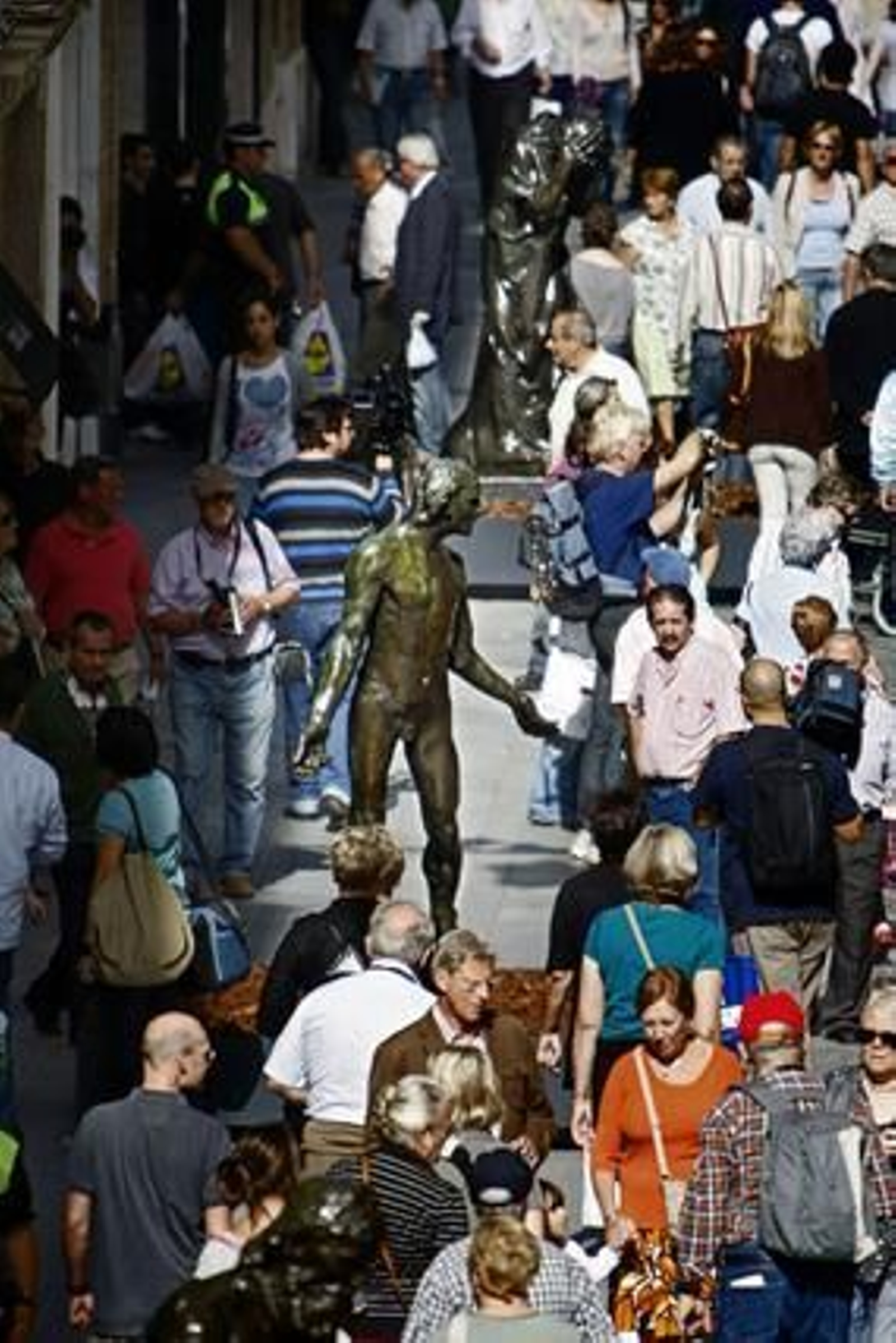 La calle Ancha acoge una exposición con siete de las obras más conocidas de Rodin. 

Foto: Julio Gonzalez
