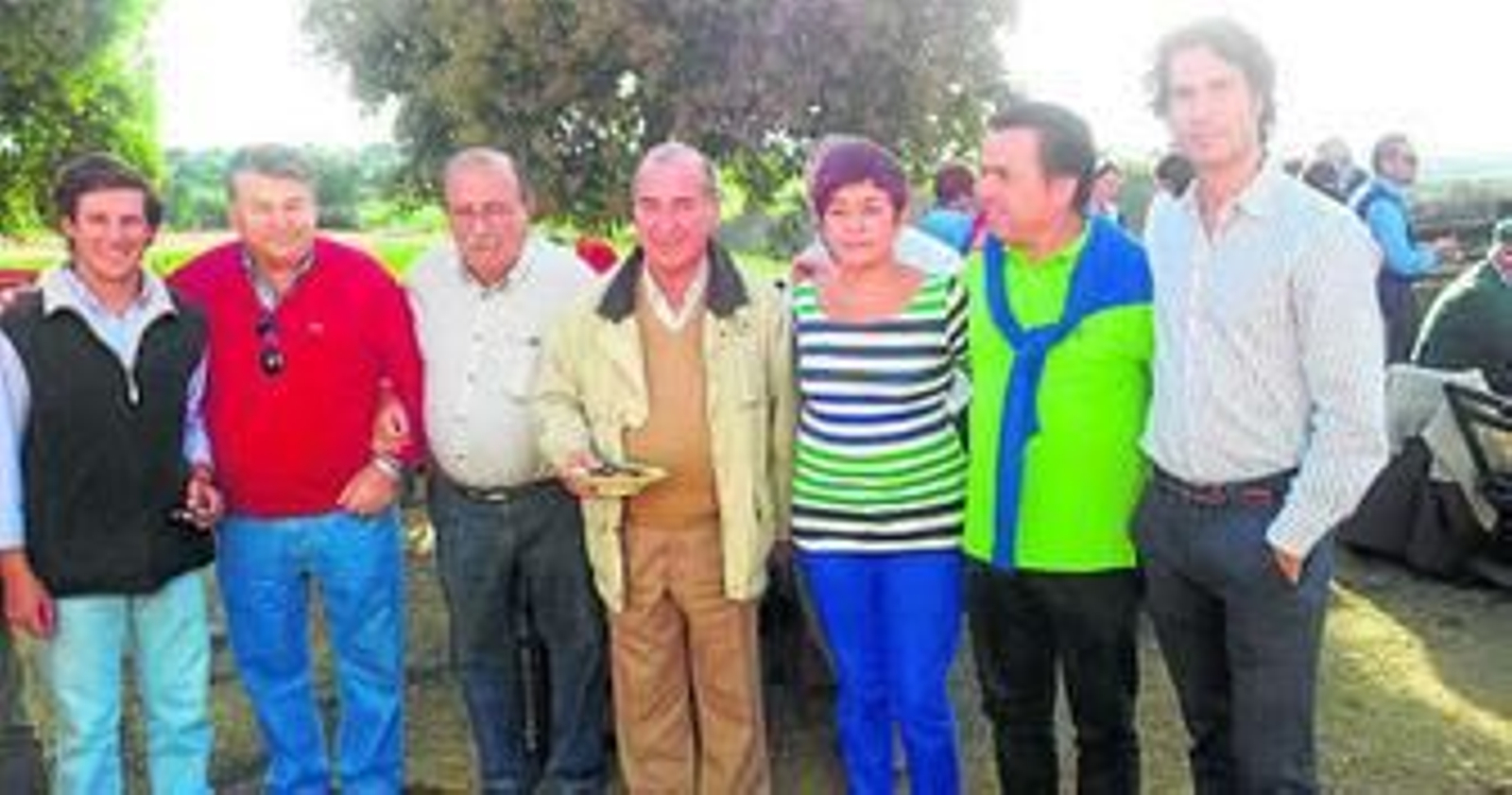 La visita a la ganadería fue también un encuentro entre amigos.