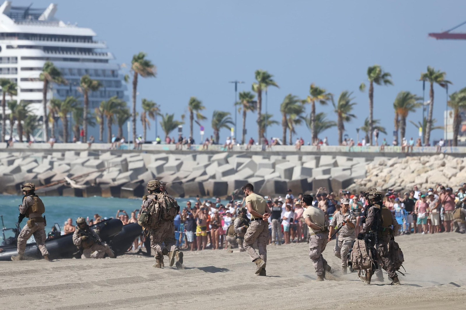 Las fotos del desembarco anfibio en La Malagueta