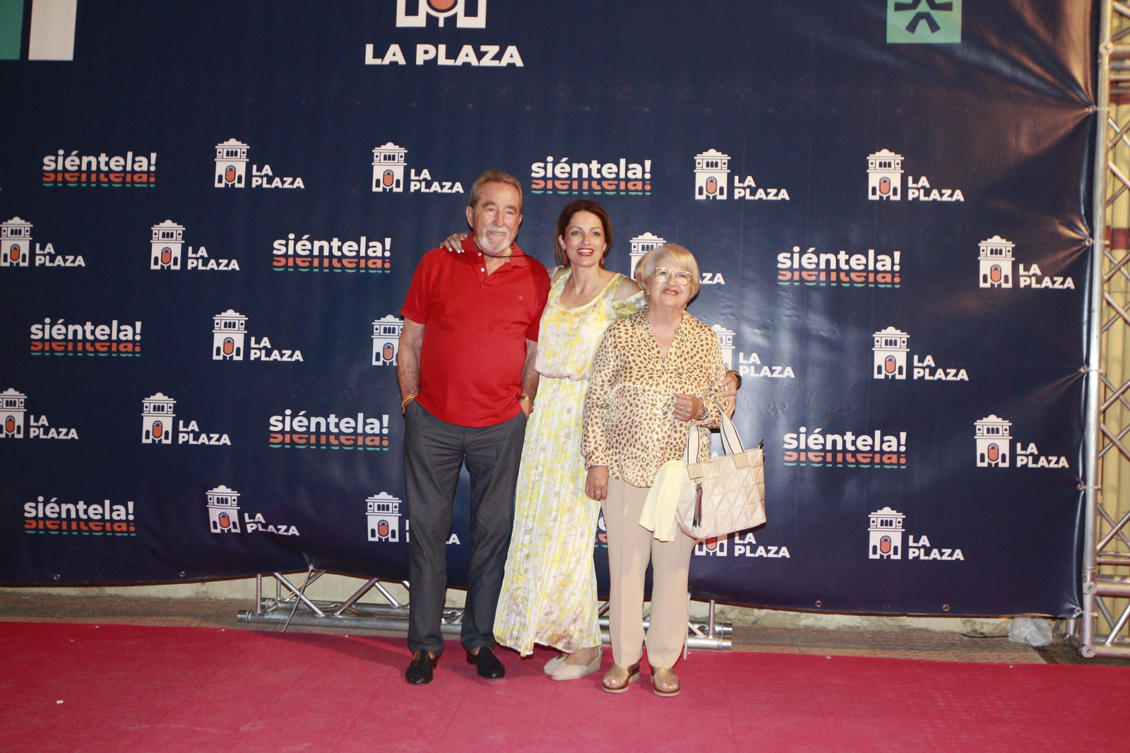 Isabel Pantoja cautiva al público de Almería en la plaza de toros