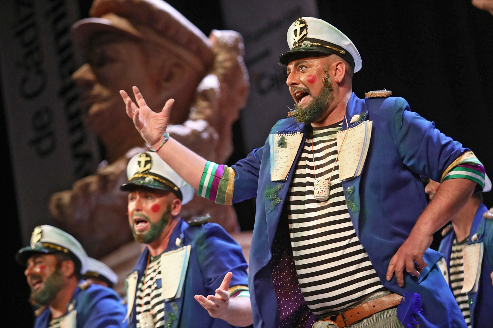 Actuación de la chirigota 'Los Pago alga'