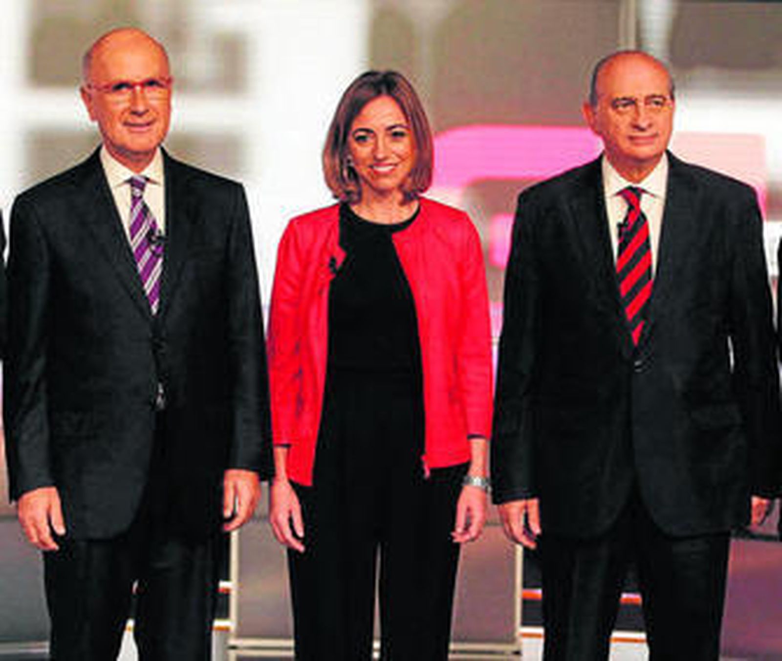 Duran Lleida (CiU), Chacón (PSC) y Fernández Díaz (PP) antes de un debate electoral en TV3.