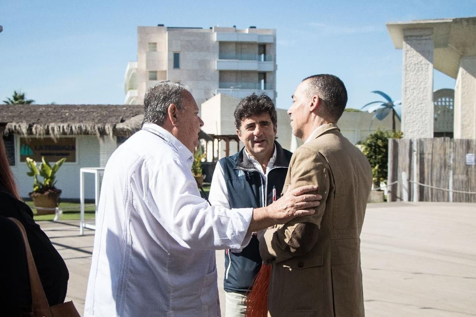 El teniente de alcalde del Ayuntamiento de El Puerto de Santa María, David Calleja, con Nicolás Terry y Nicolás Figueroa.
