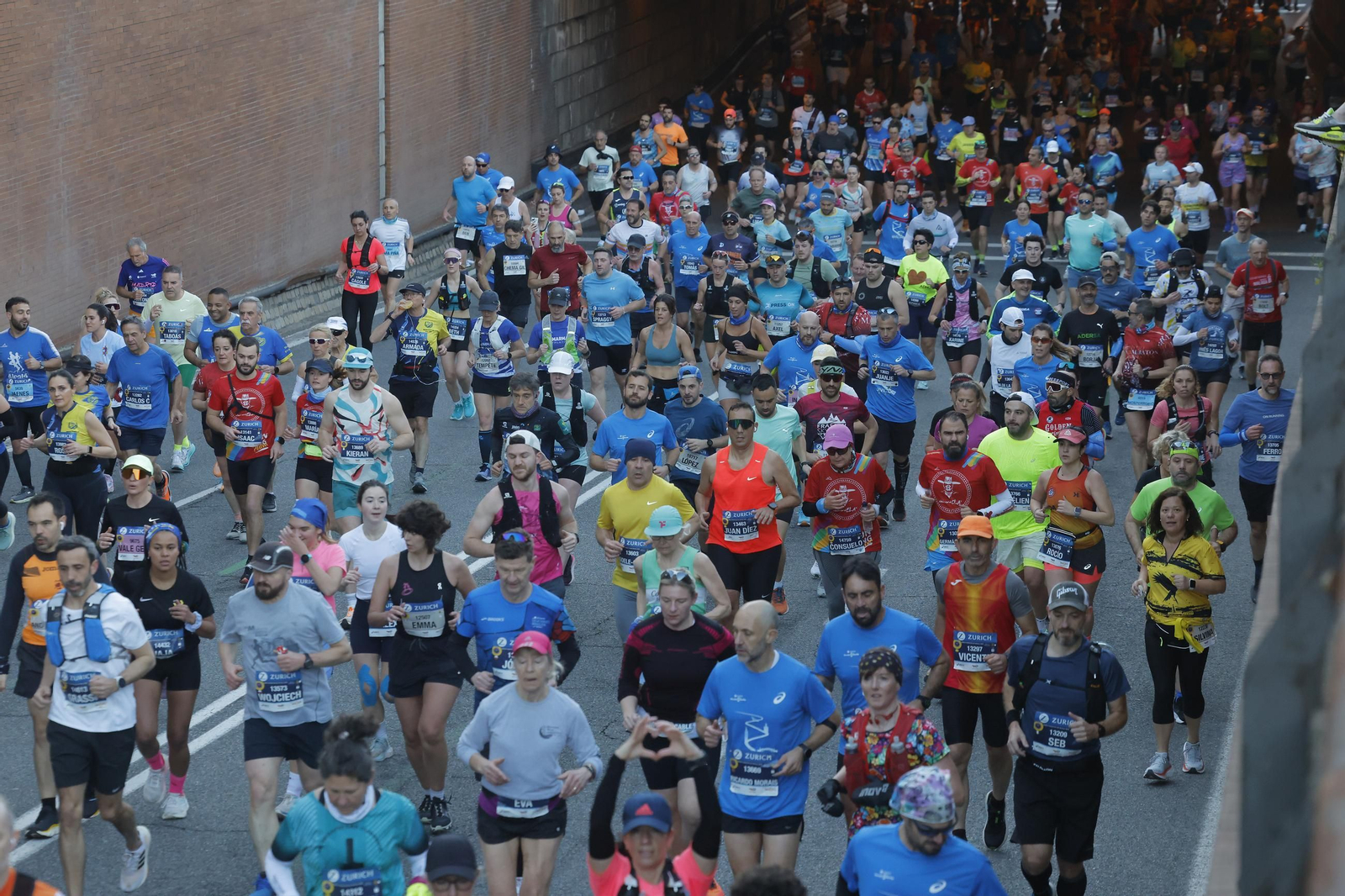 Búscate en el Zurich Maratón de Sevilla 2025
