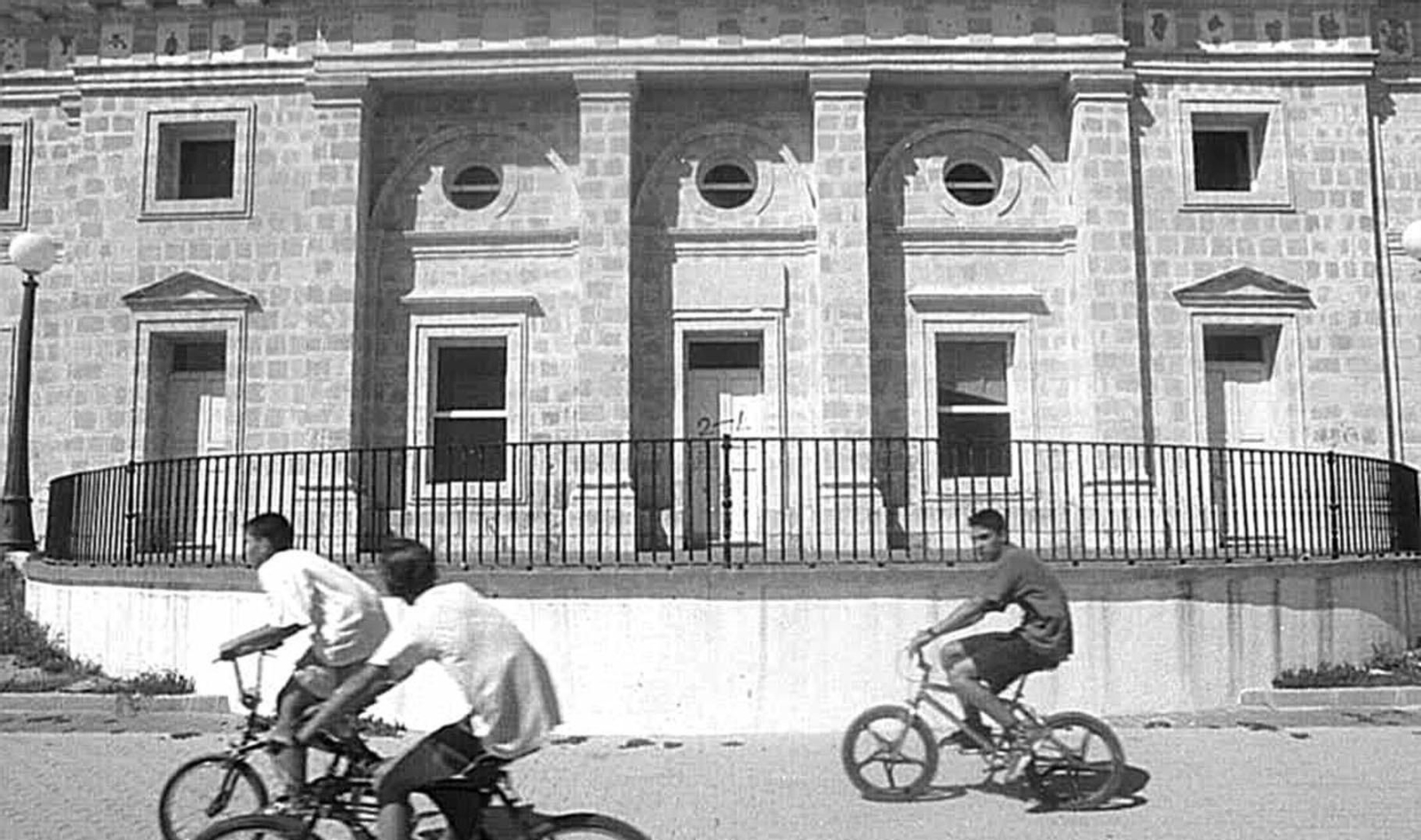 1993 hace 25 añosUn nuevo paseo para Cádiz, detrás de la Cárcel Real