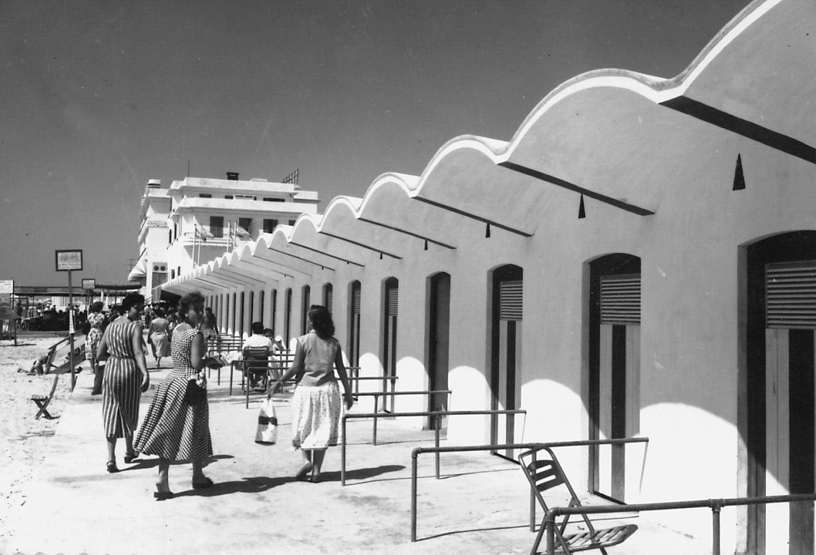 Imágenes con historia de la playa de Cádiz. Con y sin casetas
