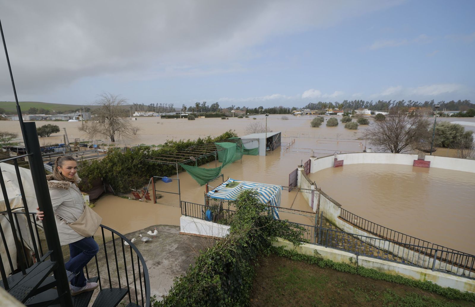 Desalojos por inundaciones en Écija y Lora del Río