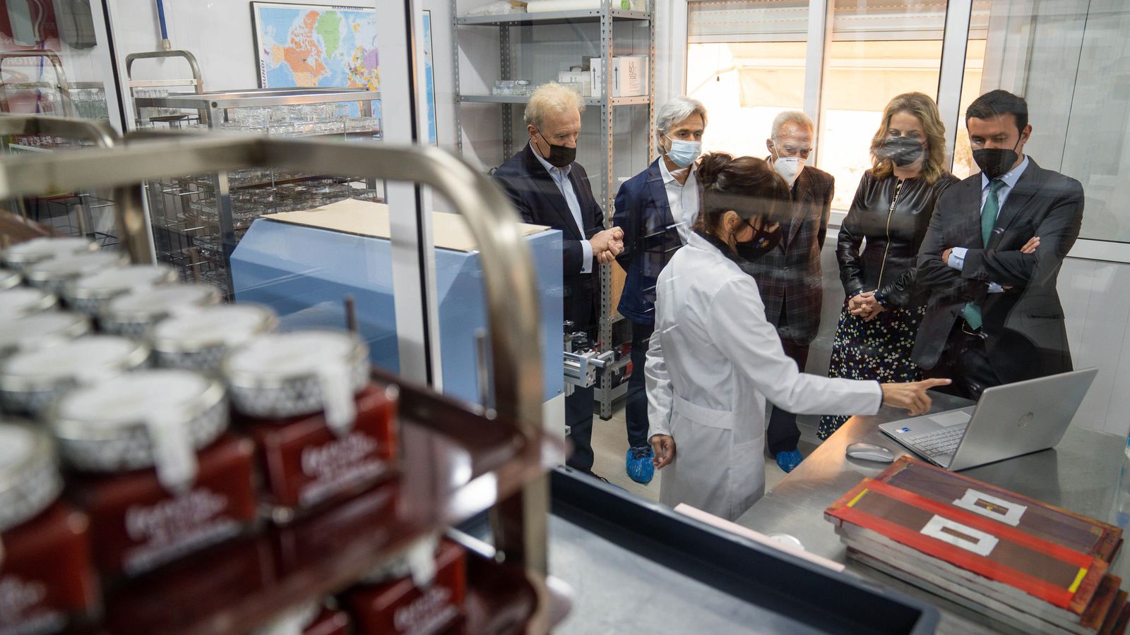 Visita a la fábrica 'Lorusso Food', ayer.