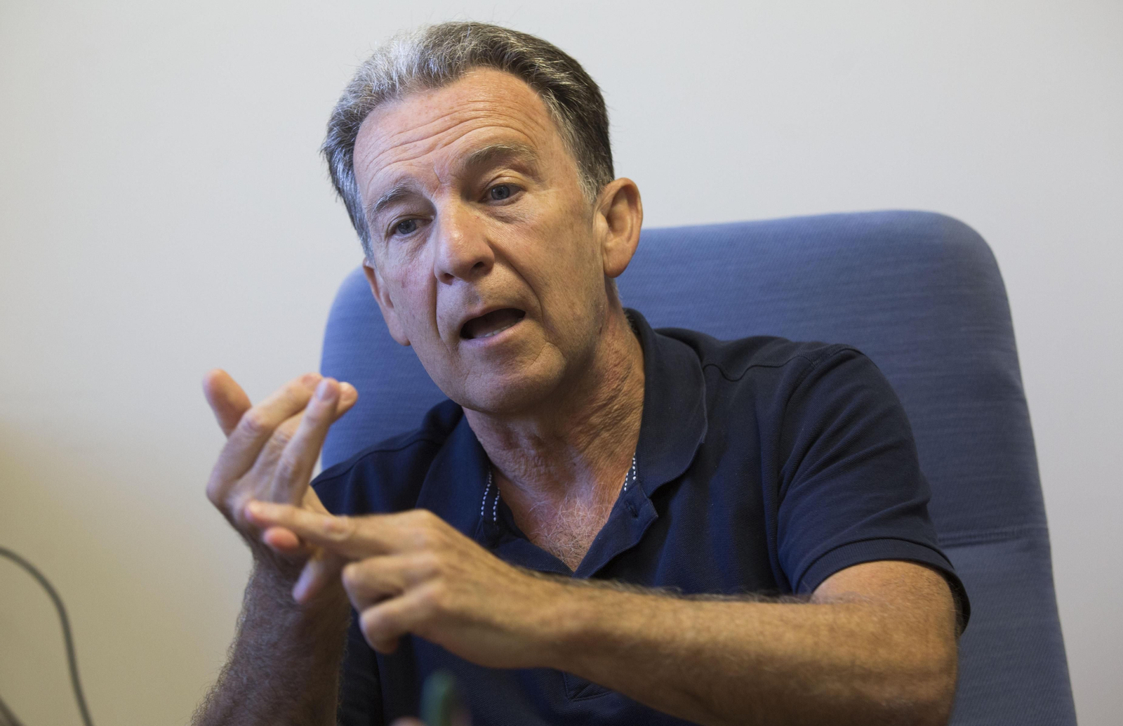 Javier Escalera, en su despacho de la Pablo de Olavide