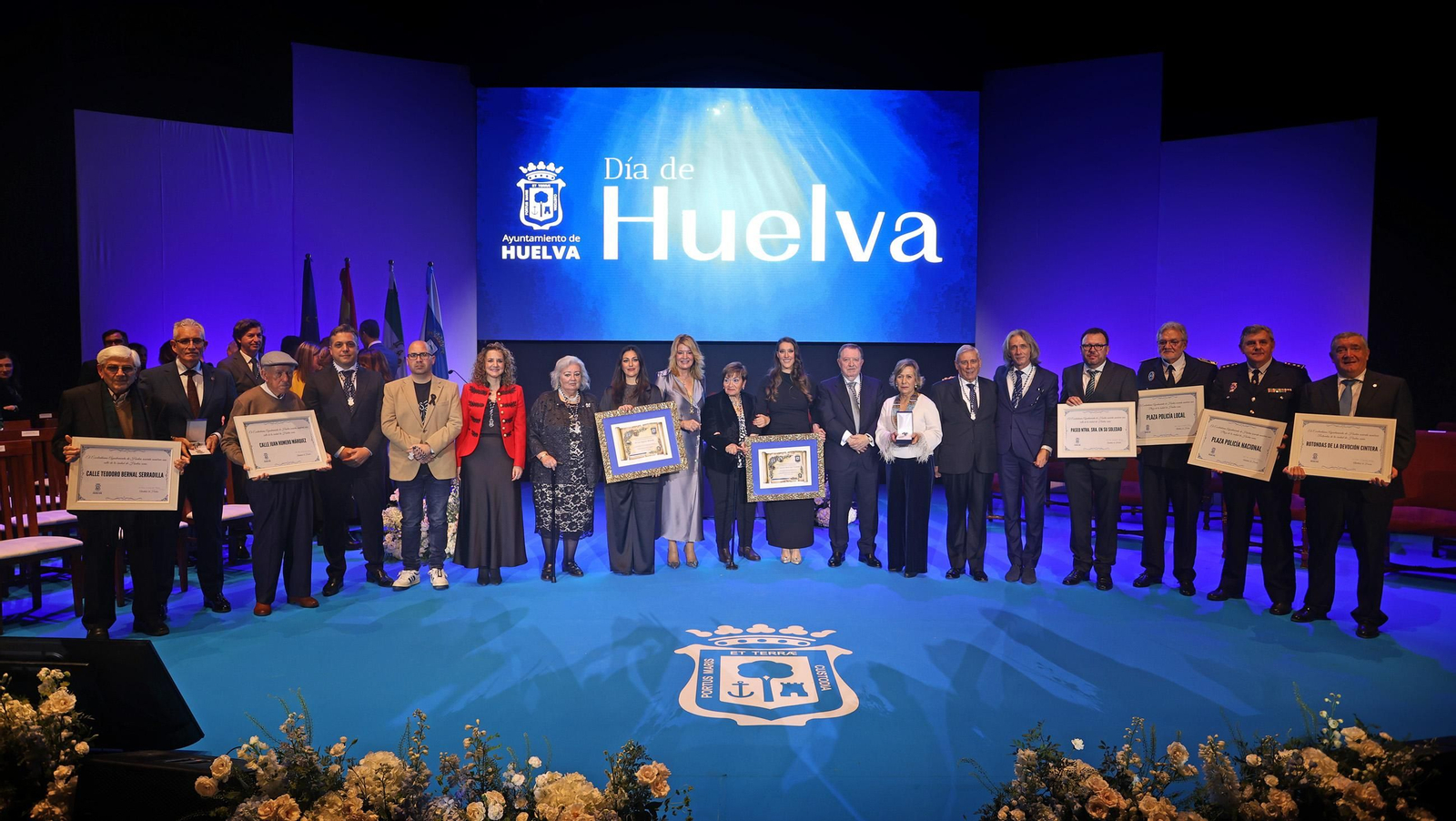 La entrega de honores y distinciones con motivo del Día de Huelva, en imágenes