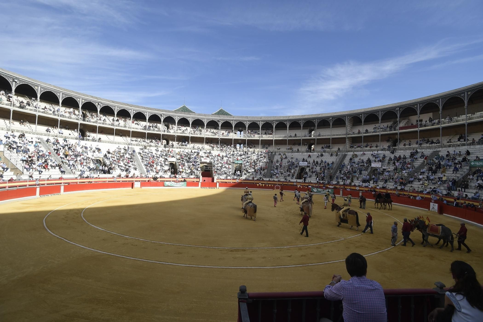 Así está la plaza de Toros de Granada en la corrida de Enrique Ponce: medidas de seguridad y distanciamiento entre el público