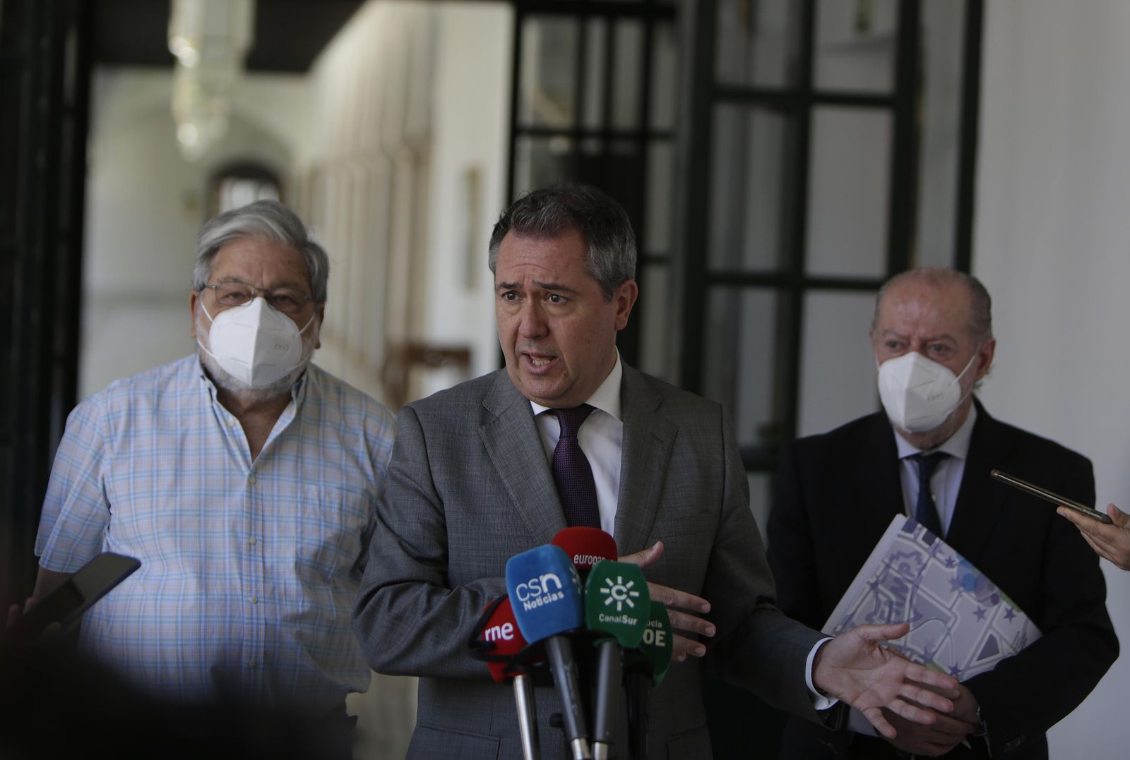 Espadas, junto a Francisco Toscano y Fernando Rodríguez Villalobos.