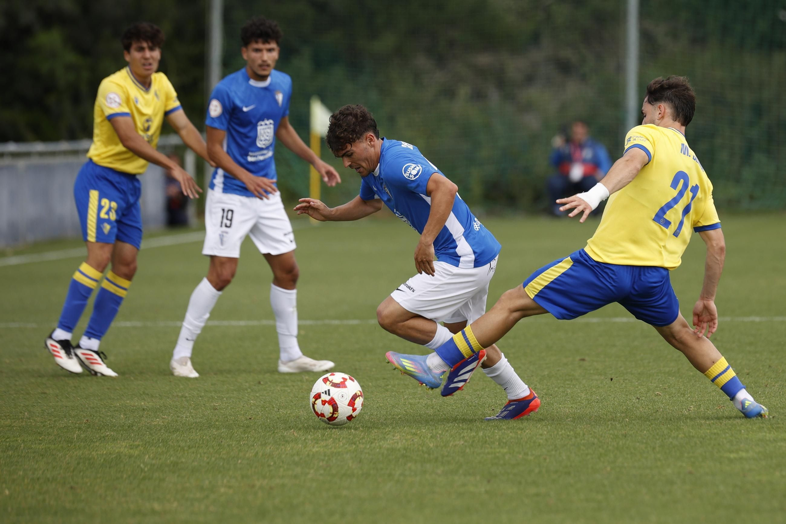 Las imágenes del partido entre el Cádiz Mirandilla y el San Fernando