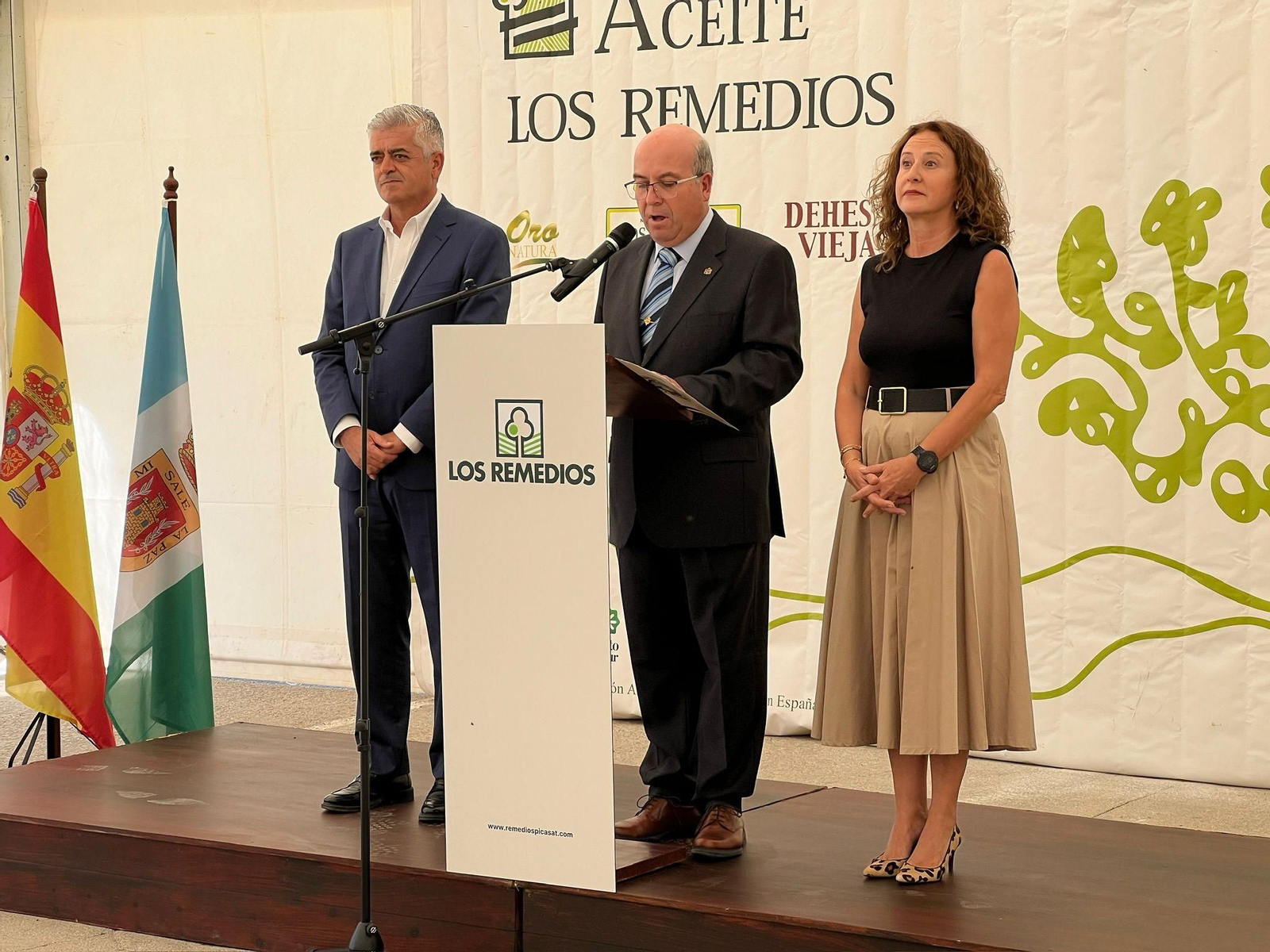 Modesto Barragán y Remedios Palma durante el acto