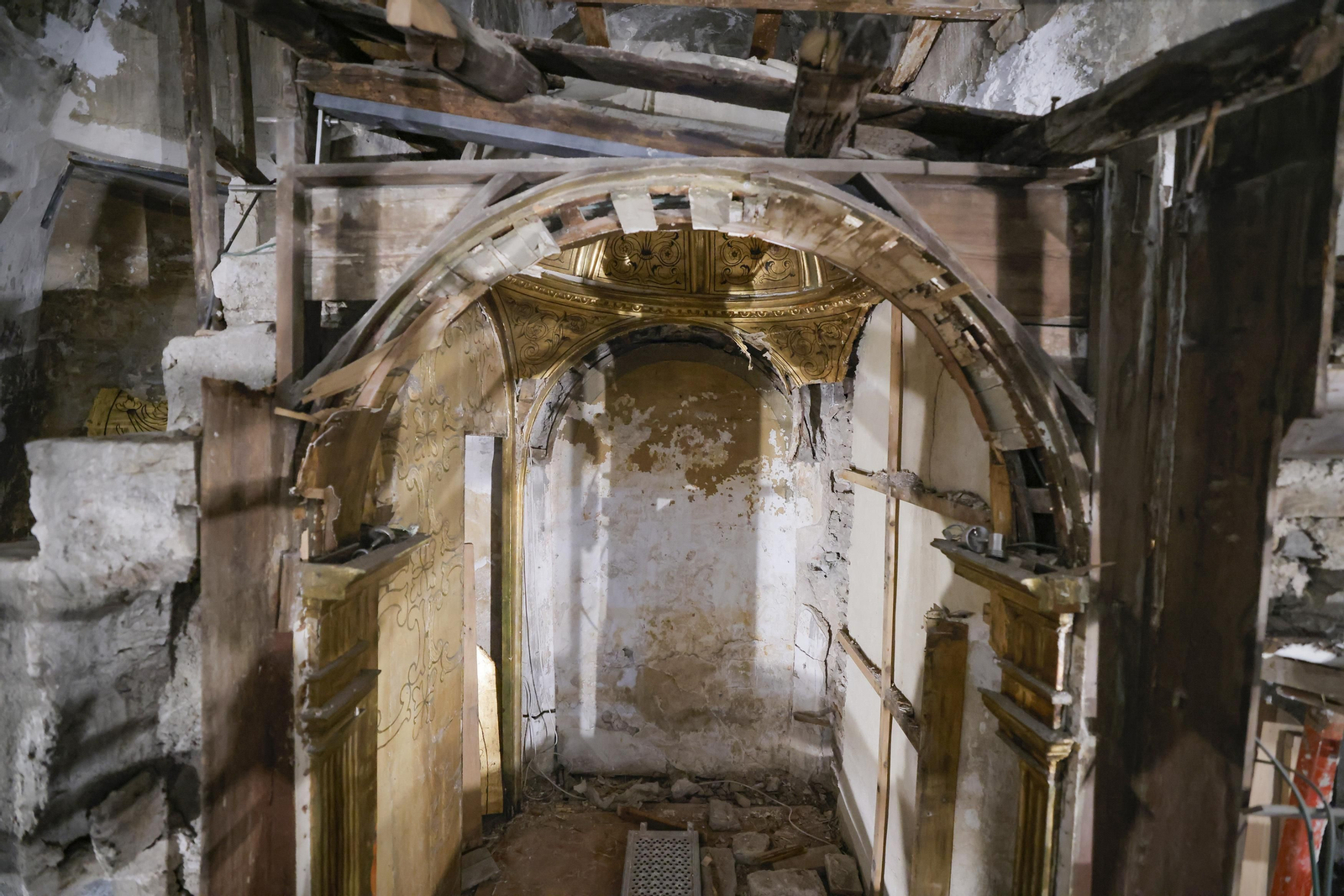 Las fotos de la restauración del retablo mayor de Santa María la Blanca