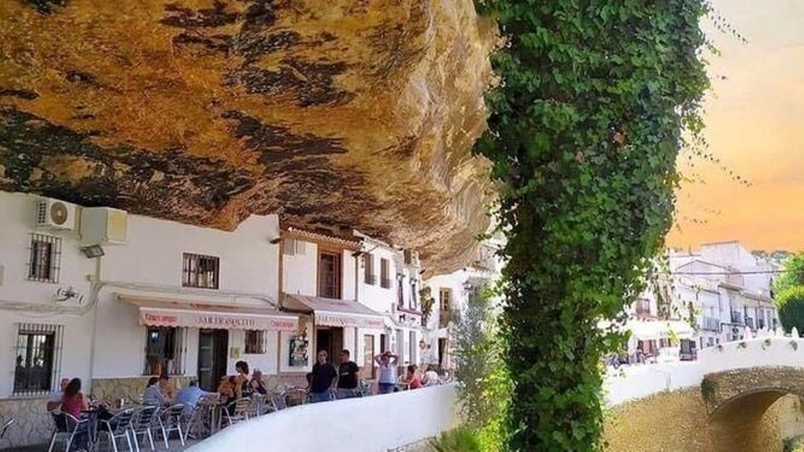 Casas-Cueva de Setenil de las Bodegas
