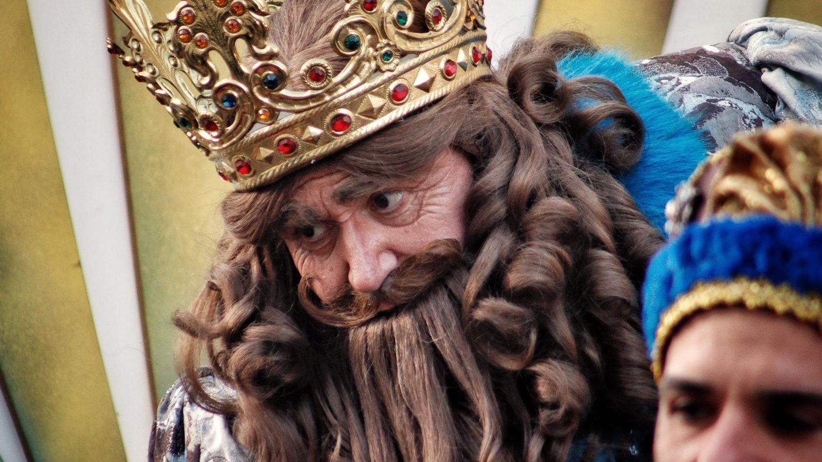 Gaspar escuchó atentó las peticiones de los niños.