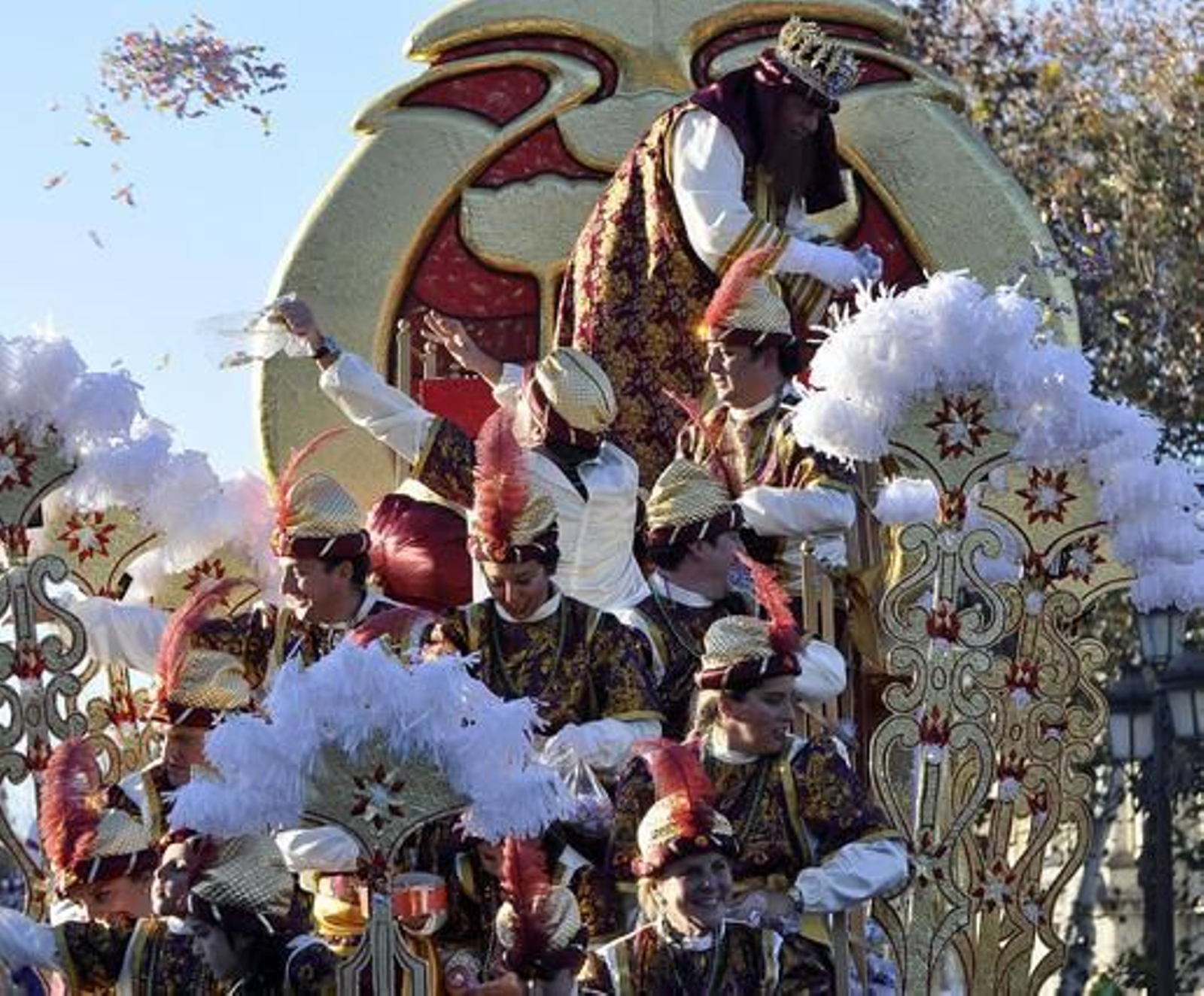 Las carrozas de la Cabalgata de Reyes Magos recorren las calles de la ciudad.

Foto: Manuel Gomez, Juan Carlos Vazquez
