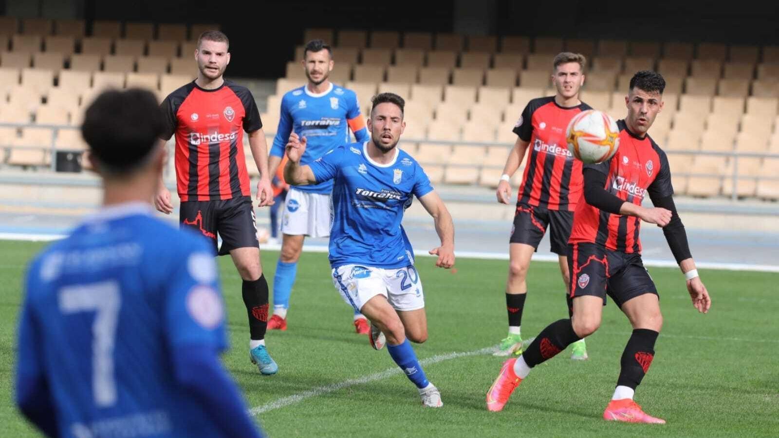 Pimentel estrenó titularidad.